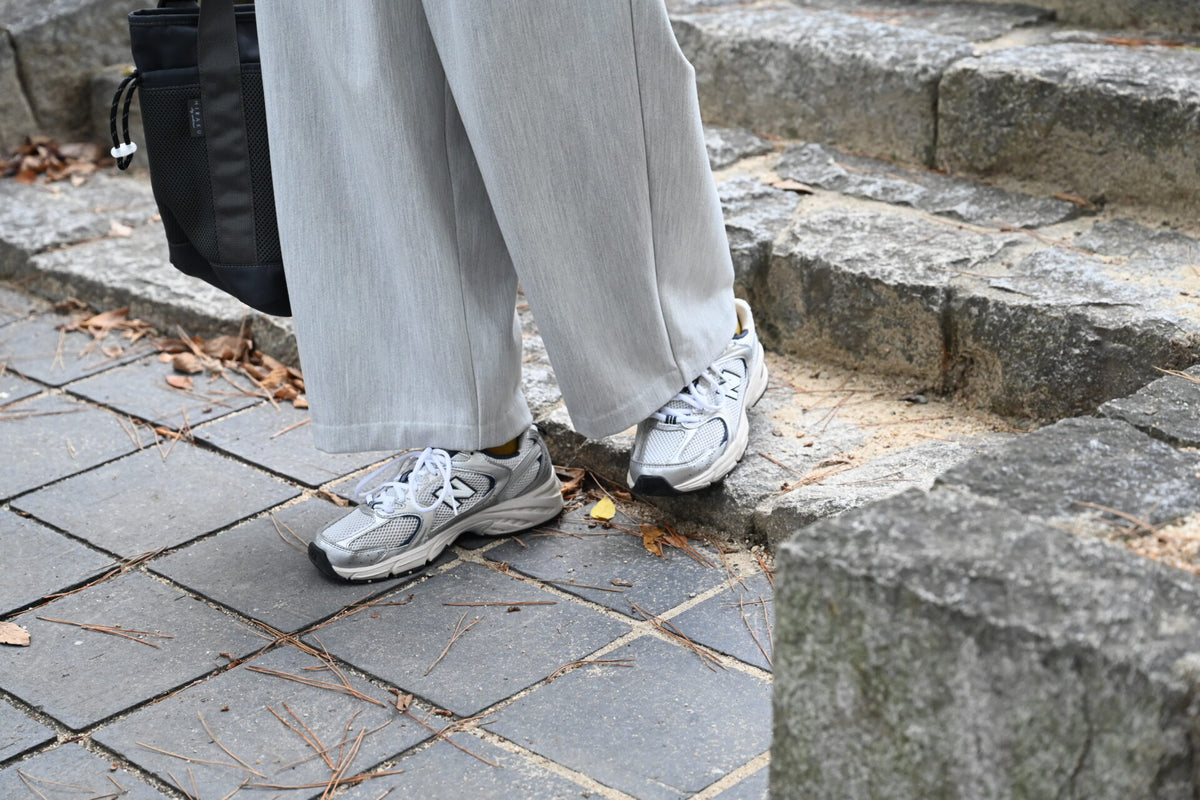 【尾州織】洗える裏起毛のタックワイドパンツ（吸湿発熱）