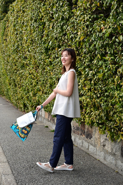 軽やか素材のジップベスト - OURHOME