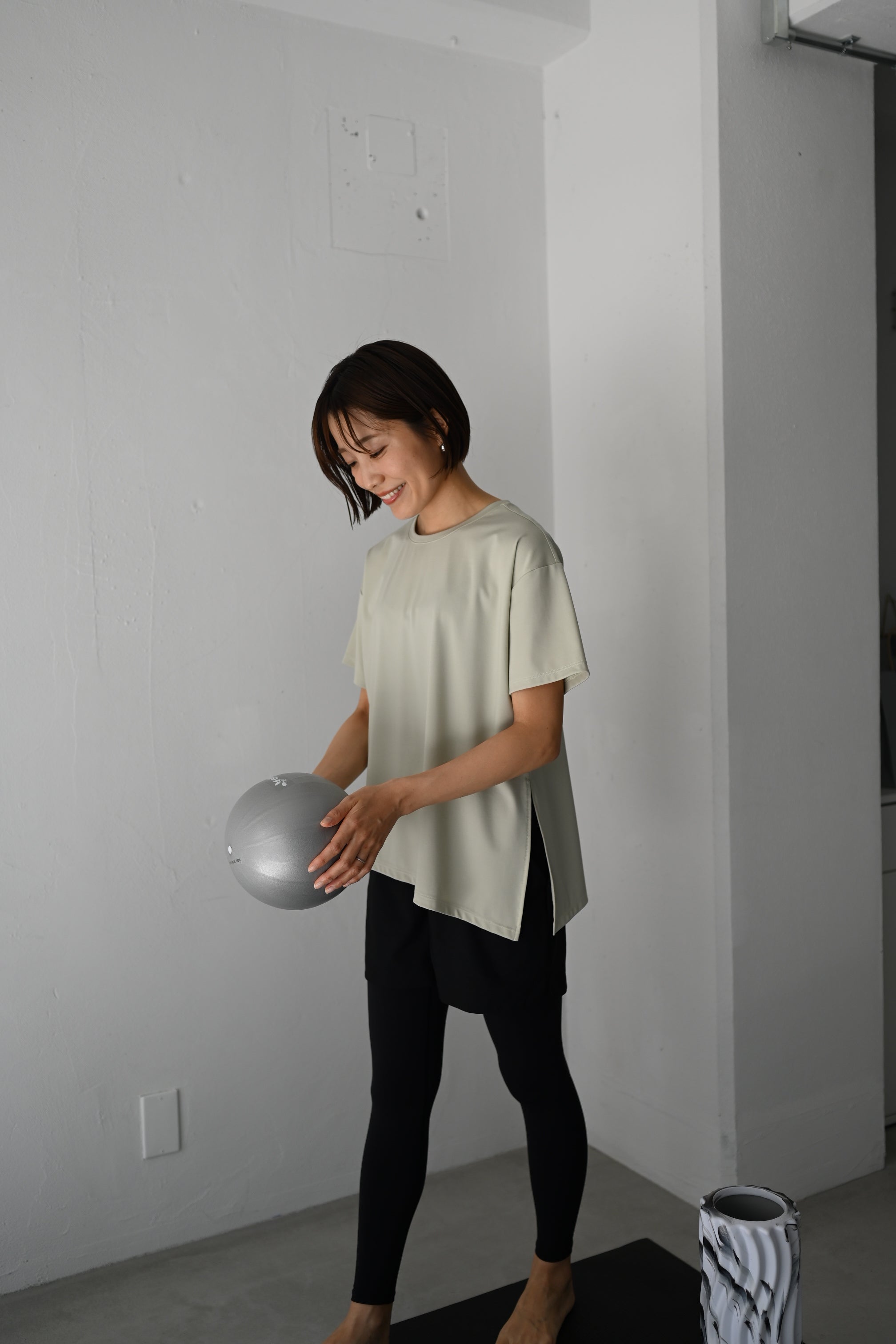 【新品未使用】OURHOME アワーホーム　綿100 %きれいめ半袖Tシャツ 綿100%きれいめ半袖Tシャツ – OURHOME