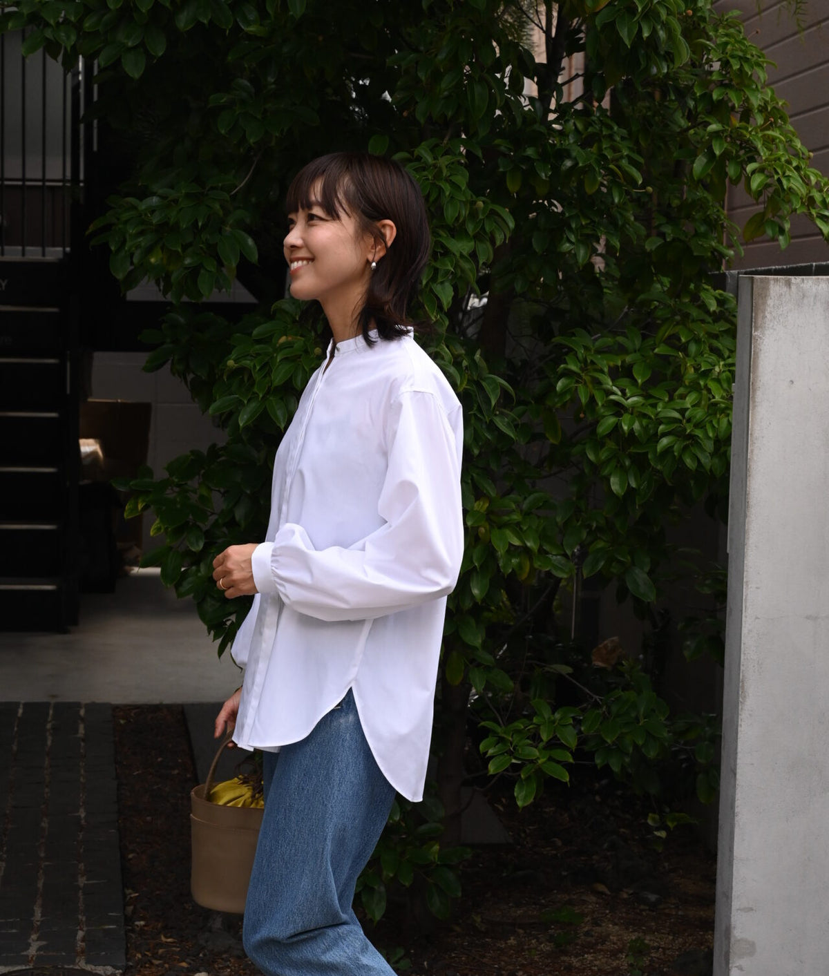 きちんと見えの袖ギャザーブラウス（防シワ） - OURHOME
