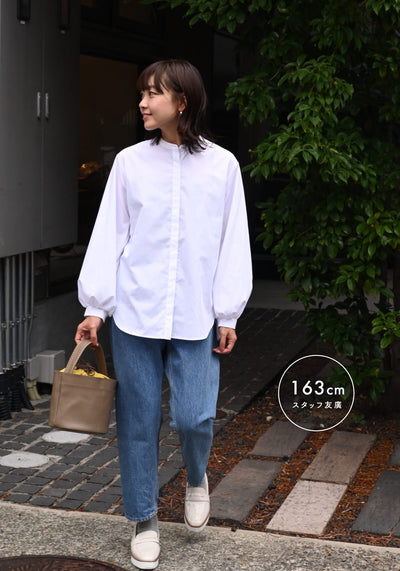 #items:4092-denim-pants,1021-leather-pot-bag,2507-enamel-leather-loafer-shoes,2095-ribbed-warm-glitter-socks
