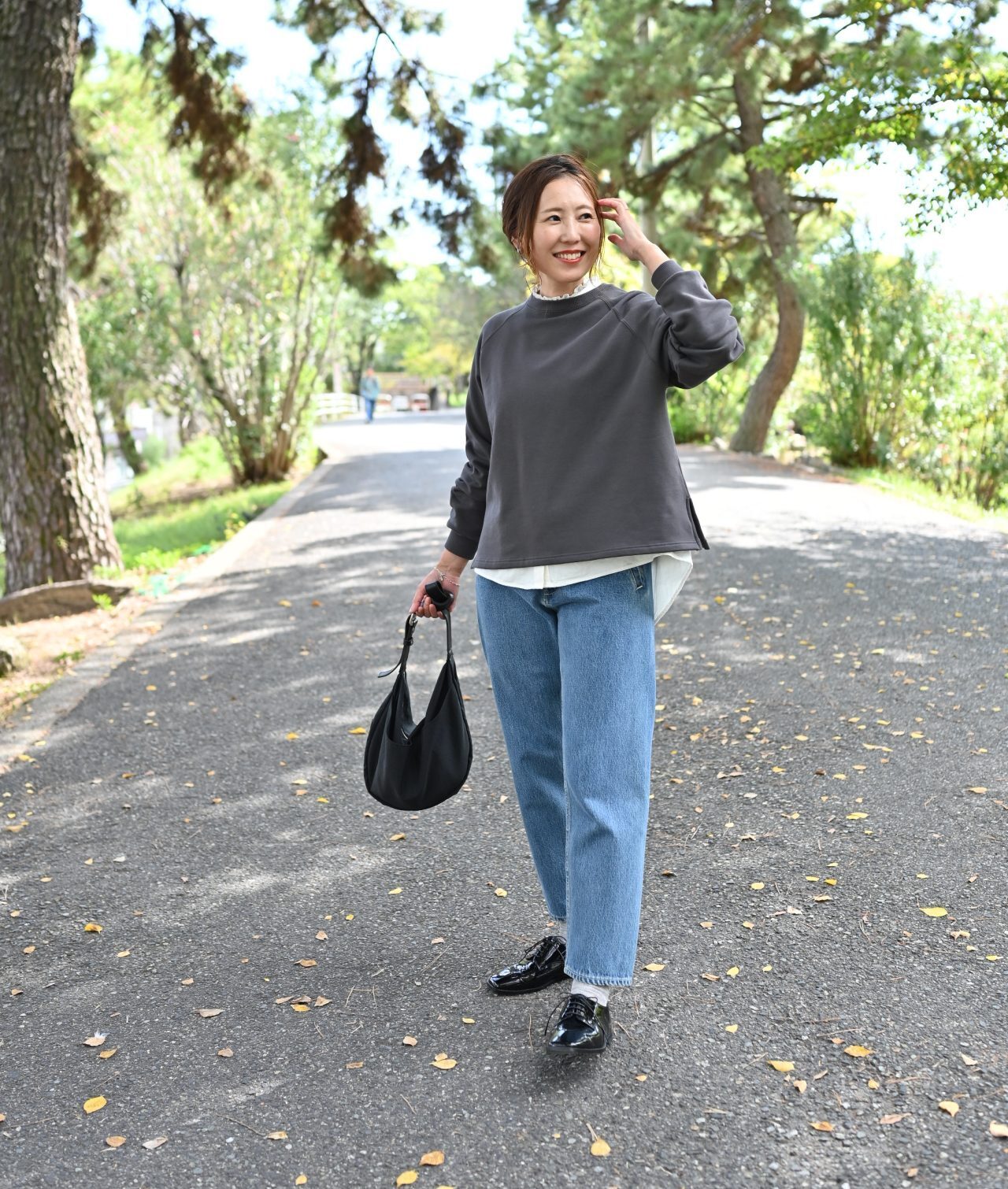 裏毛素材のクルーネックプルオーバー – OURHOME