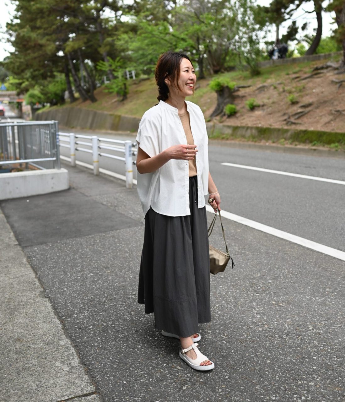 サラッと涼しい二の腕すっきりブラウス