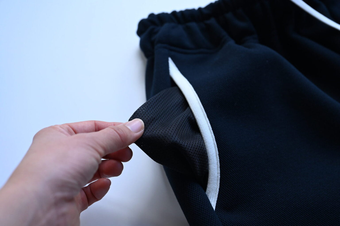 細見えラインで軽やか、リラックスジョガーパンツ（UVカット）