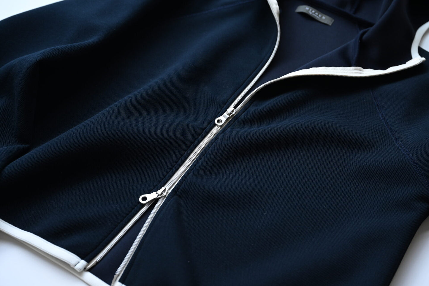 アクティブに動ける、ダブルジップパーカー（UVカット）