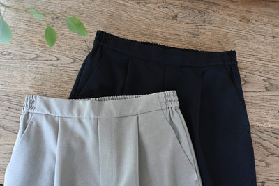 セットアップで着られる洗えるタックパンツ