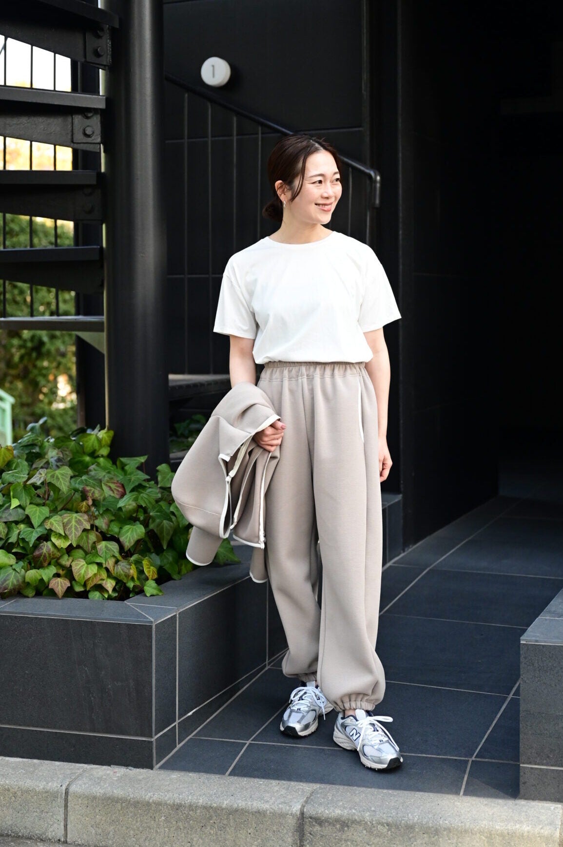 細見えラインで軽やか、リラックスジョガーパンツ（UVカット）