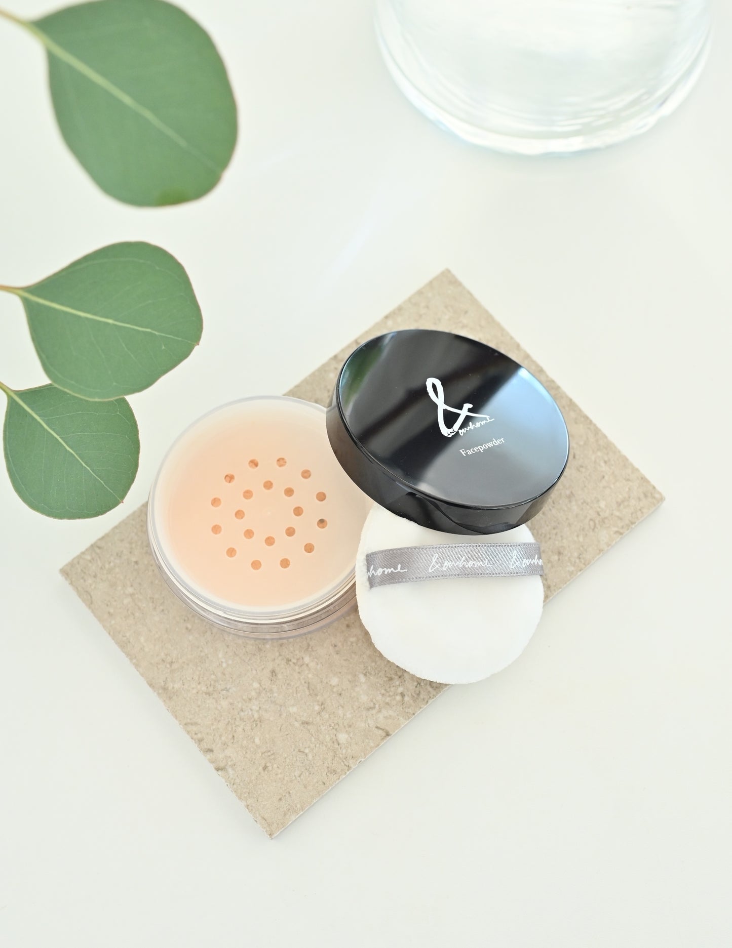 フェイスパウダー