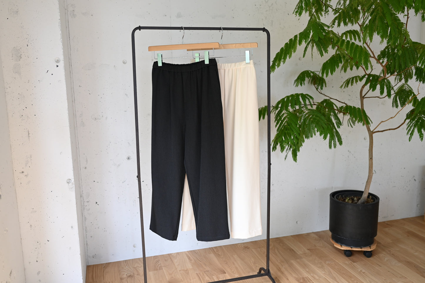 ゆるテーパードの裏起毛あったかパンツ