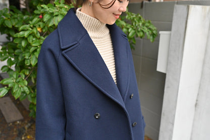 上質ウール100％のテーラードコート