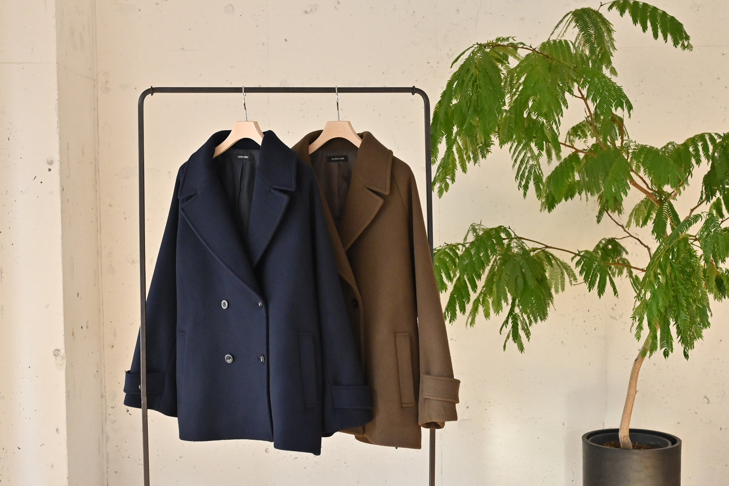 上質ウール100％のテーラードコート