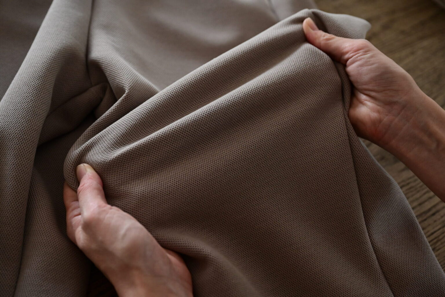 細見えラインで軽やか、リラックスジョガーパンツ（UVカット）