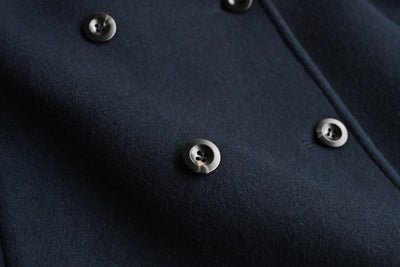 上質ウール100％のテーラードコート