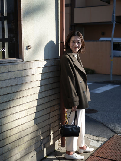 上質ウール100％のテーラードコート