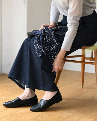 タックセミワイドパンツ