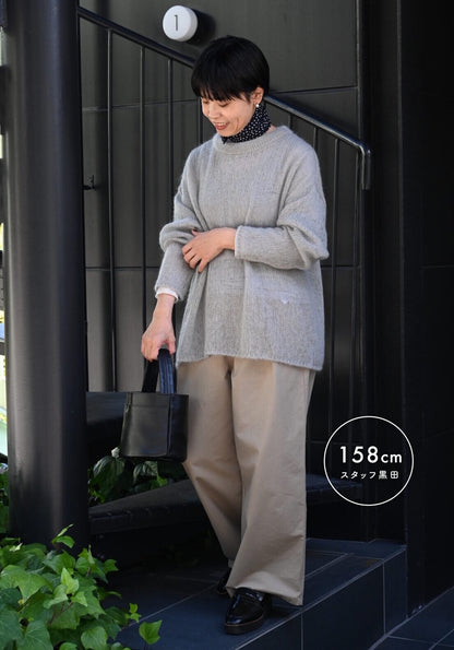 #items:4155-layering-cut-and-sew,2067-washable-silky-scarf,4194-tuck-wide-pants,1021-leather-pot-bag,2507-enamel-leather-loafer-shoes
