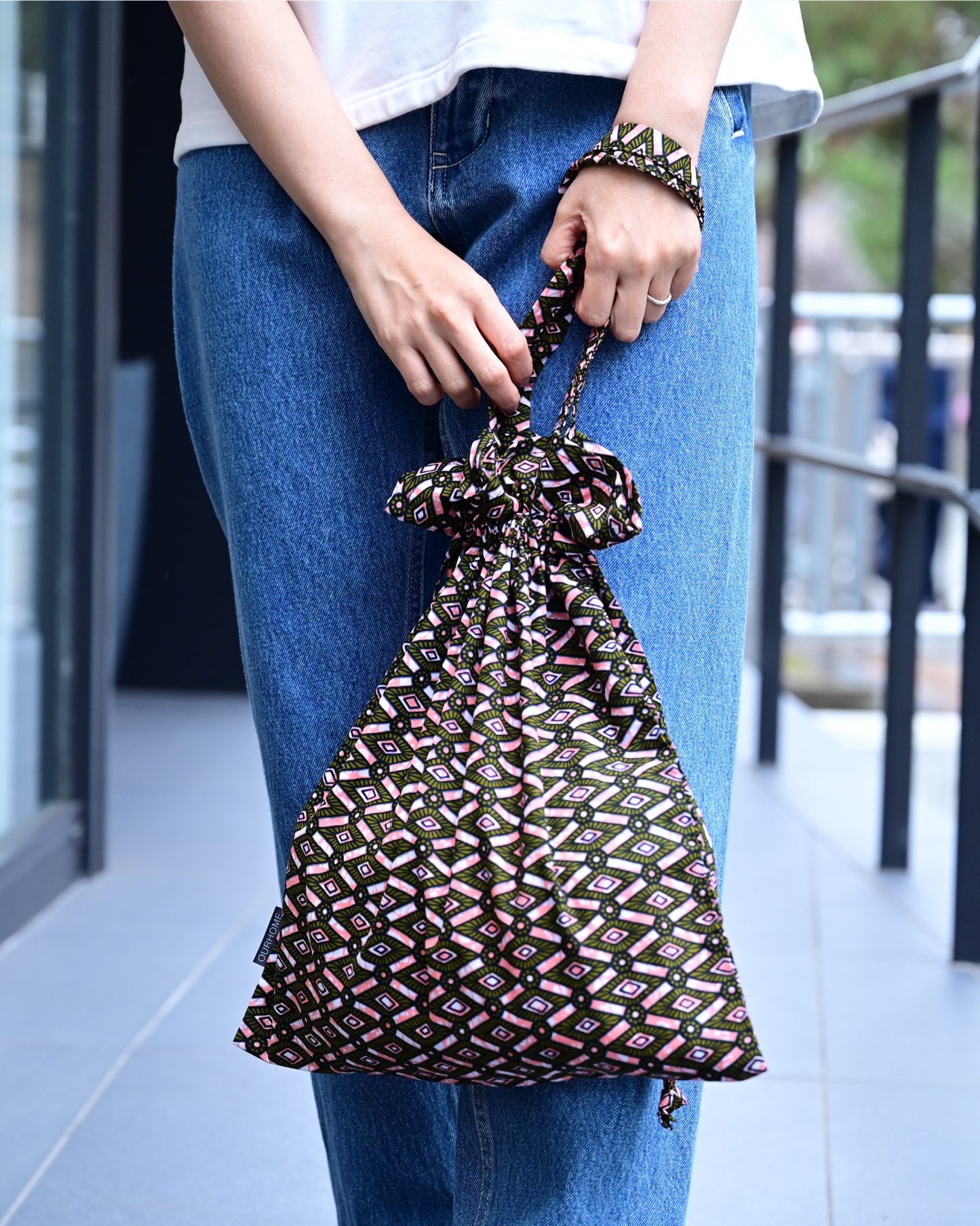 アフリカパーニャ生地の巾着バッグ - OURHOME