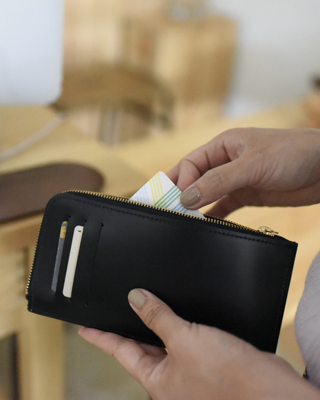 スリムなレザー長財布 – OURHOME スリムなレザー長財布 – OURHOME