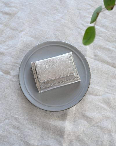 三つ折りレザー財布