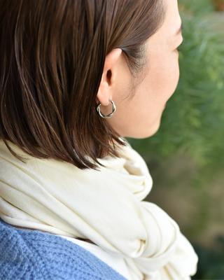 ツイストフープのSilver925ピアス・イヤリング – OURHOME