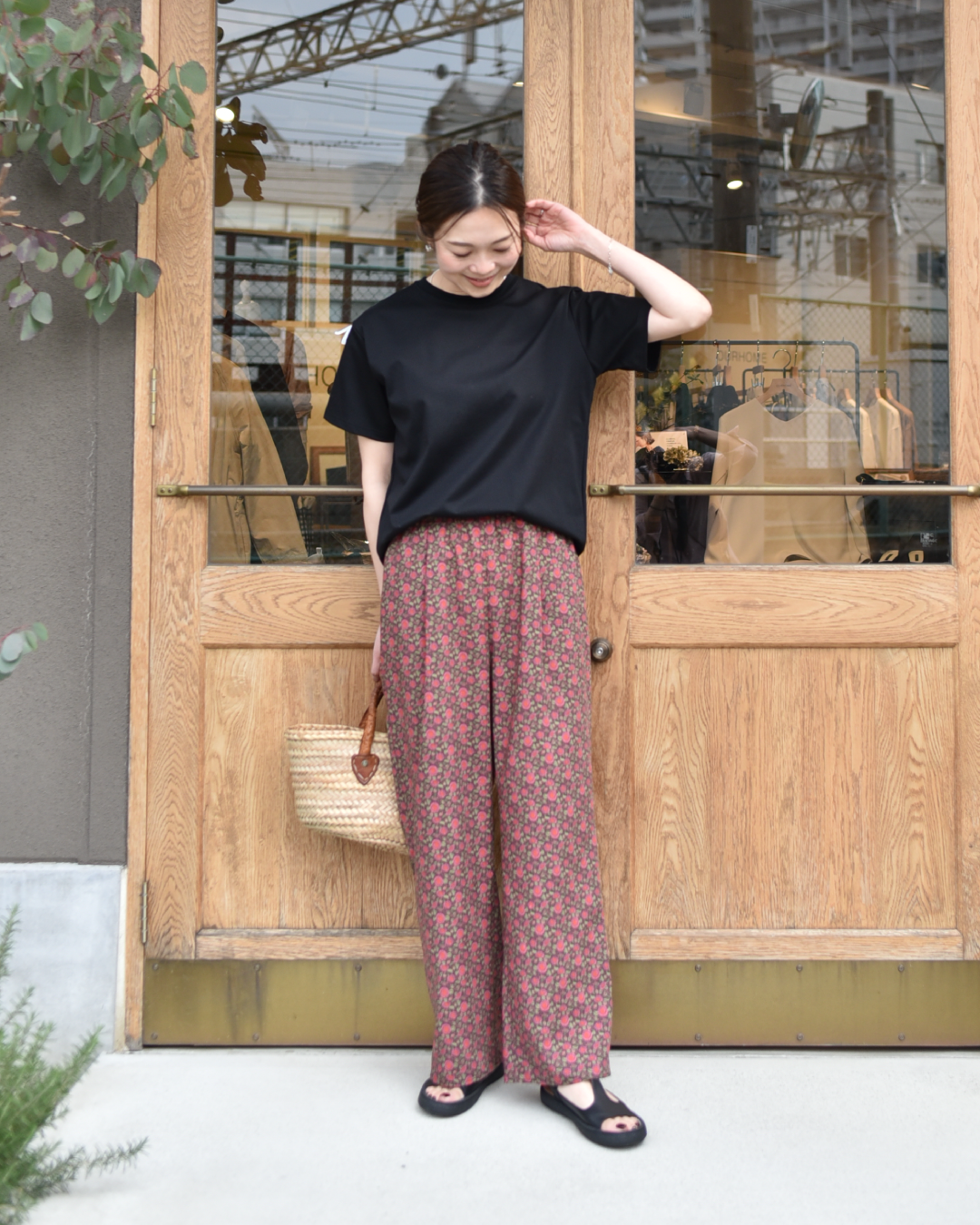 【新品未使用】OURHOME アワーホーム　綿100 %きれいめ半袖Tシャツ 綿100%きれいめ半袖Tシャツ – OURHOME