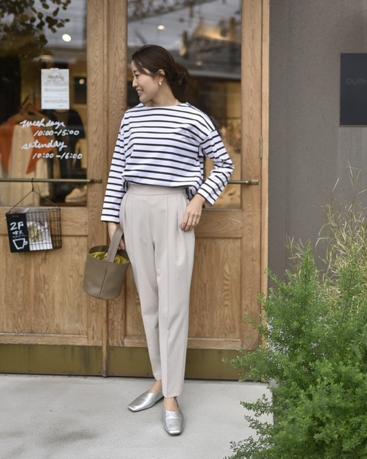 脚がきれいに見えるピンタックパンツ - OURHOME