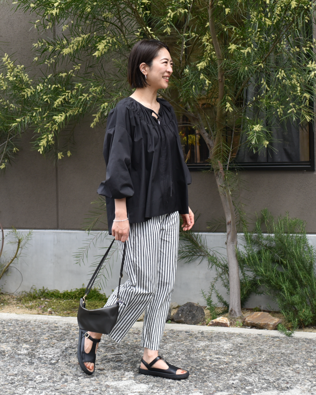 今月購入新品未着用OUR たっぷりギャザーのフレアブラウス たっぷりギャザーのフレアブラウス – OURHOME