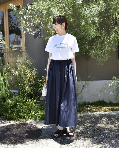 軽やか素材のギャザーロングスカート - OURHOME