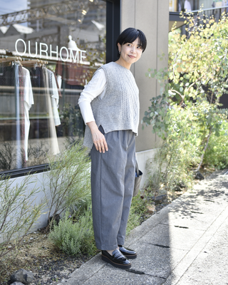 ゆったりシルエットのコクーンパンツ – OURHOME