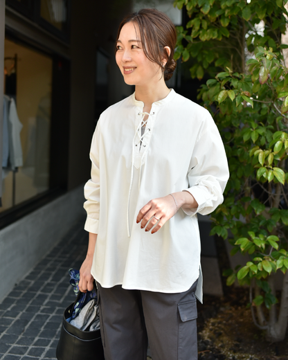 OUR 胸元レースアップブラウス 胸元レースアップブラウス – OURHOME