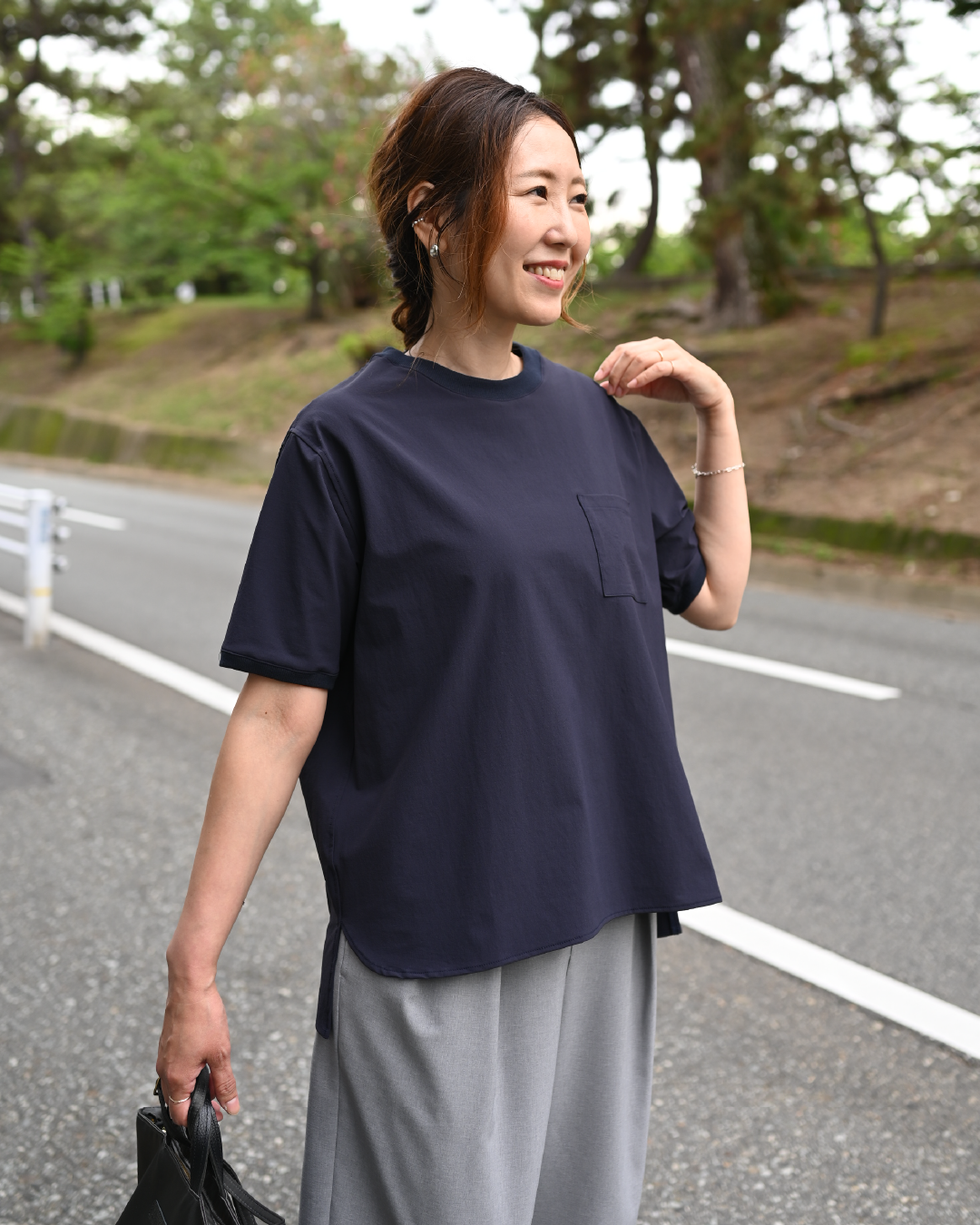 ハリ感素材のきれいめプルオーバー – OURHOME