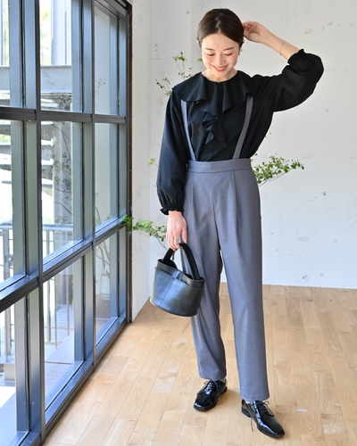 きれいめ素材の2wayサロペット