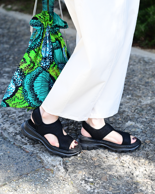 軽やかメッシュサンダル