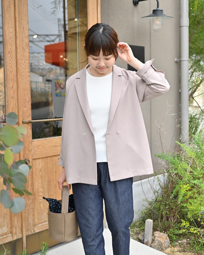 シワになりにくい、洗える軽やかジャケット