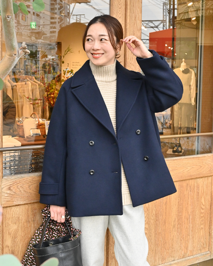 上質ウール100％のテーラードコート