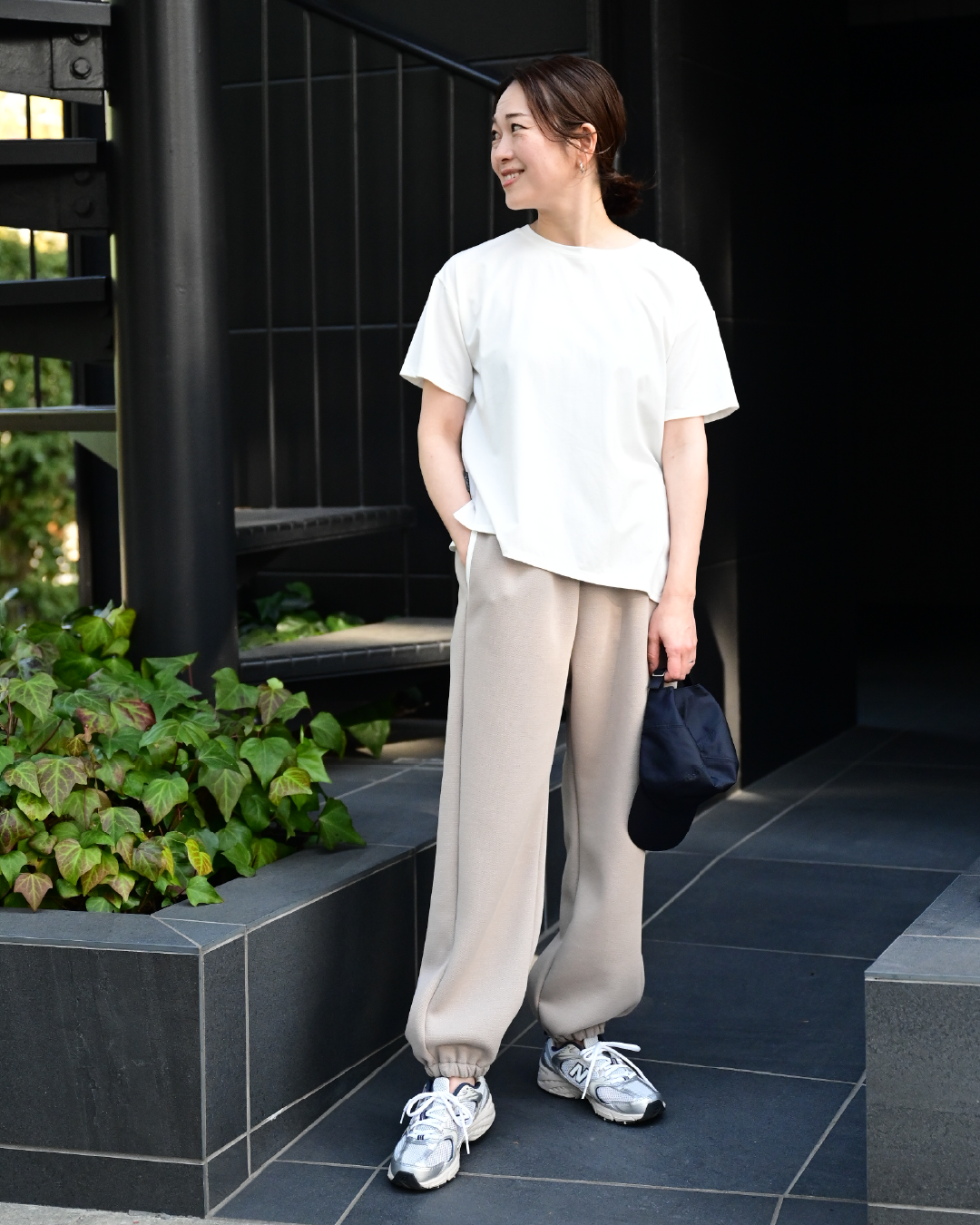 細見えラインで軽やか、リラックスジョガーパンツ（UVカット）