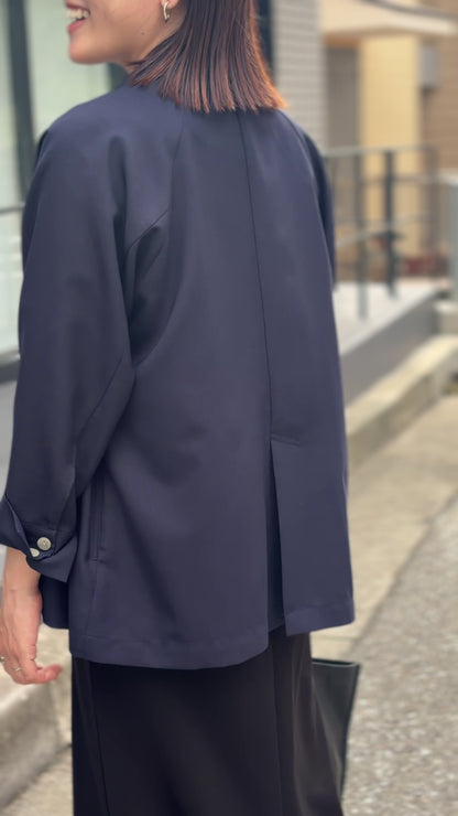 シワになりにくい、洗える軽やかジャケット