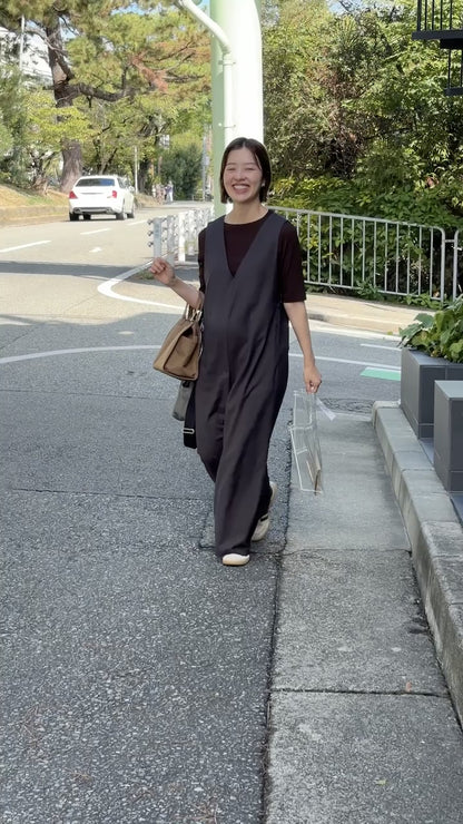ゆったりシルエットのオールインワン